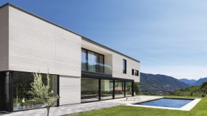 maison avec piscine et SCB bardage bois composite