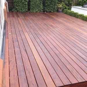 terrasse-ipé un type du bois qui résistent aux champignons et à l'humidité