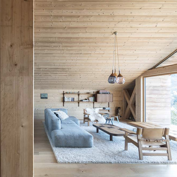 séjour d'un chalet en bois confortable dans la neige