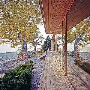 terrasse en bois d'une maison bois en Allemagne