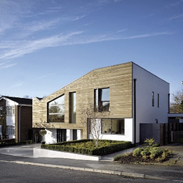 maison bois atypique rénovée au Royaume-Uni