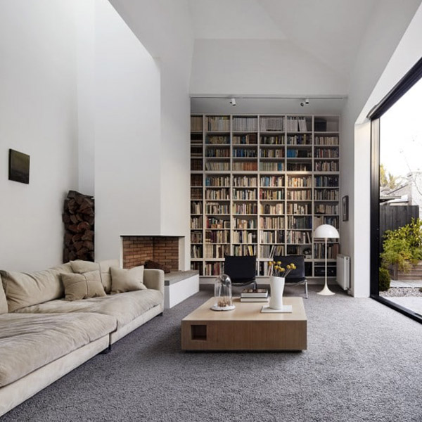 séjour en tapis avec canapé dans maison bois en Australie