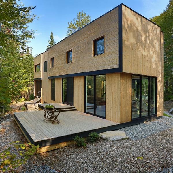 maison bois dans la fôret du Canada