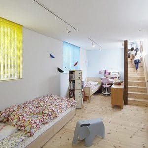 chambre à coucher au parquet dans maison bois