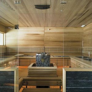 sauna finlandais dans maison bois en Laponie