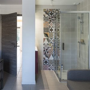 salle de bains dans maison bois