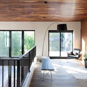 galerie en bois dans maison extension