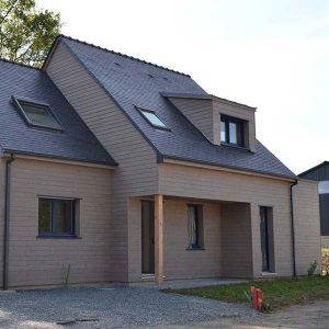 maison en bardage bois familiale en Pays de la Loire © So Habitat
