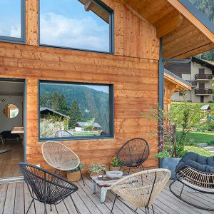 Maison rectangulaire bioclimatique en Cèdre