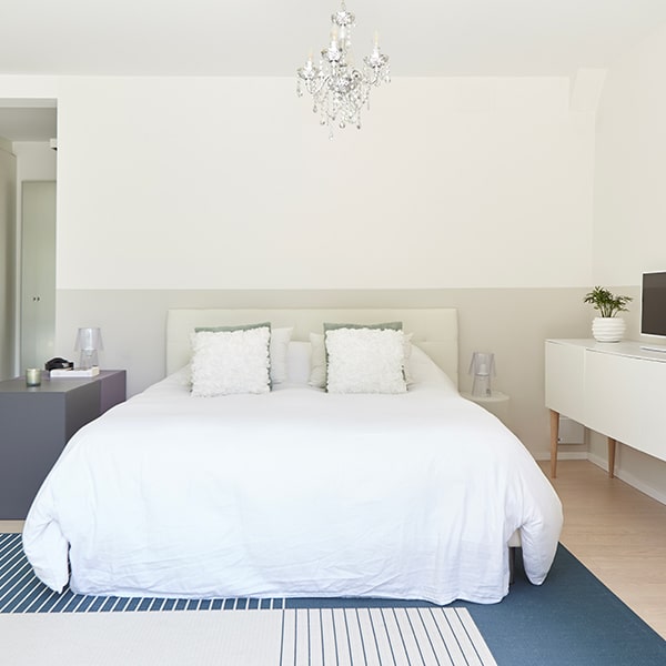 chambre des parents dans maison bois