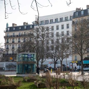auberge de jeunesse construit à CLT ce qui est respectueux de l'environnement à Paris
