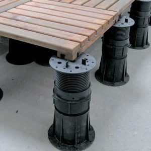 terrasse-bois-plots-caillebotis