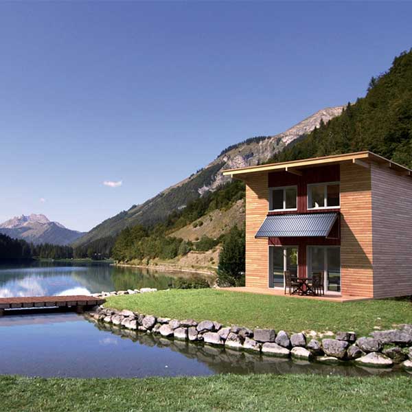 maison-bois-lac-nature-calme