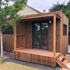 Un module bois pour créer un bureau de télétravail dans son jardin © GreenKub