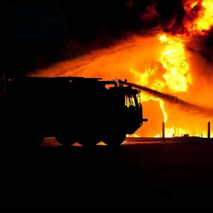 Maison bois et incendie : les pompiers peuvent intervenir plus longtemps © David Mark de Pixabay