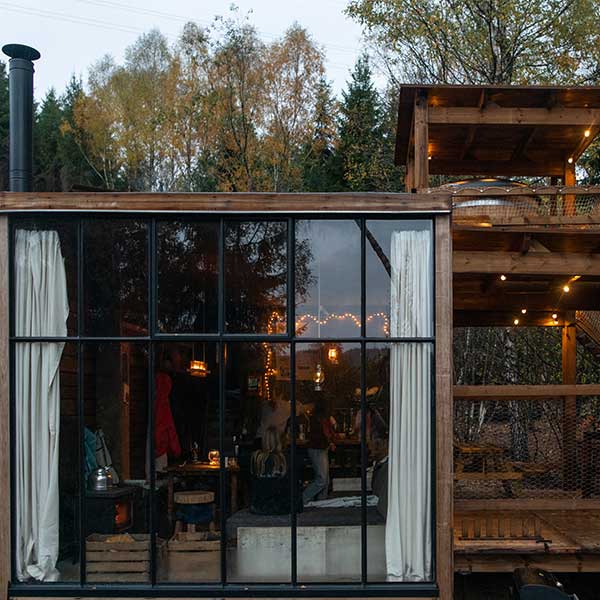 Une tiny house en bois, petite cabane à louer en Alsace © Nutchel