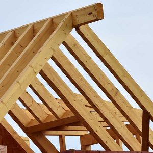 Une charpente bois pour une maison bois © Pixabay