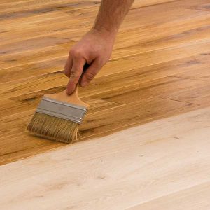 Protéger un parquet en bois massif avec de l'huile © Durieu