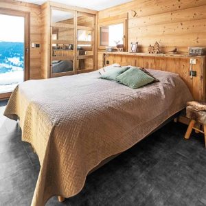 un chalet rustique by Chalets Decobois chambre