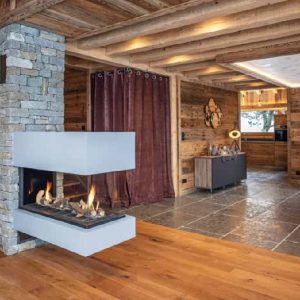 un chalet rustique by Chalets Decobois cheminée
