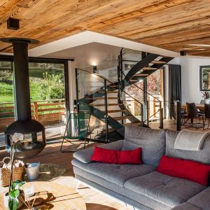 L'aménagement intérieur d'un chalet réalisé par Chevallier Architectes à Chamonix © Laurent Cousin