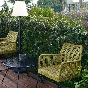 Une terrasse bois aménagée pour une maison en ville © Pexels