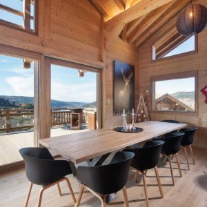 Chalet en bois moderne salle à manger 2