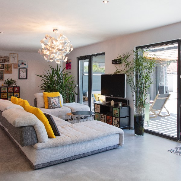 Maison en bois écologique salon