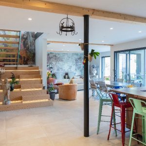 Une maison en bois en altitude intérieur