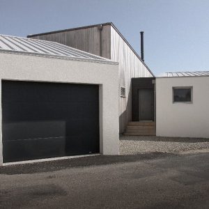 Une maison en bois hybride extérieur