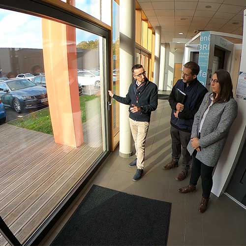 La balade virtuelle permet à Minco de faire découvrir ses fenêtres et baies hybrides
