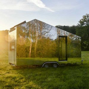 La tiny house en bois de MCF Bois dans le Jura © MCF