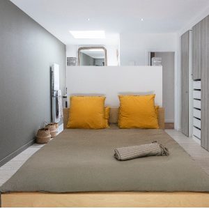 Une maison à ossature bois style cabane chambre
