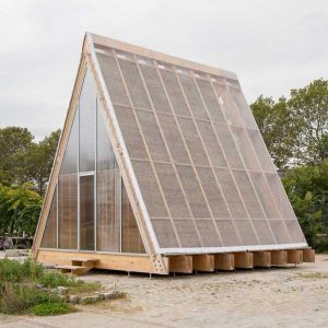 Un espace d'accueil de jour, en bois, à Paris © Victoria Tanto