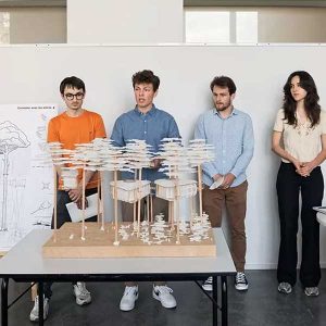 Les étudiants du projet Cohabiter avec les arbres © Concours Archibois 2022