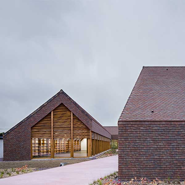 Le pôle social et culturel de la ville de Cabourg fait partie des bâtiments bois primés en Normandie © Javier Callejas