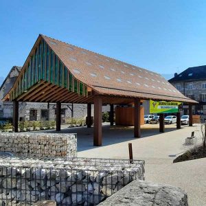 Halle-couverte-de-coeur-de-village-Entre-Deux-Guiers-jmlanfrey
