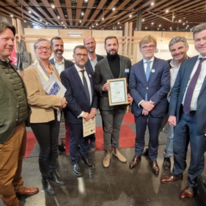 Le directeur général du Groupe ISB reçoit la note A du Timber Score du LCB