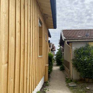 façade en bois décapée