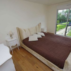chambre de la maison bois moderne et familiale