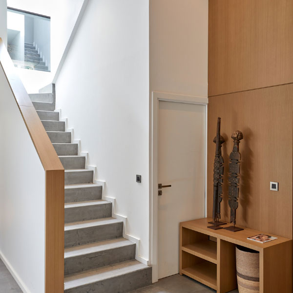 Escaliers moderne de la maison bois - terrasse kebony