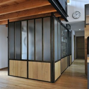 allée de la maison moderne en ossature bois