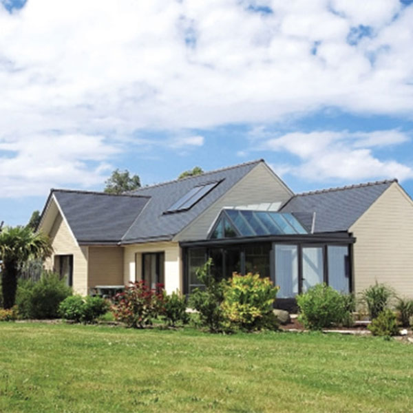 jardin d'une maison bois moderne à la campagne2