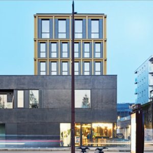 résidence en bois liant force et douceur vue de 3/4 extérieur - abd108 - architecturebois - Stephane Chalmeau et Atelier Maxime Schmitt Architecte