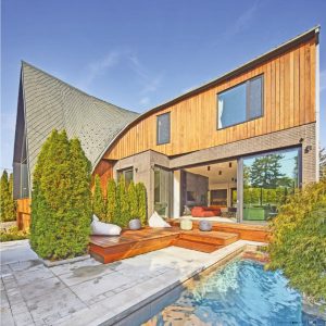 vue extérieur maison bois en arc-en-ciel abd109 architecture bois - Tom Arban
