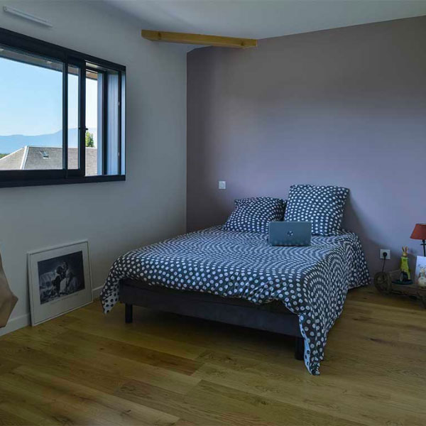 amenagement interieur maison bois en savoie chambre