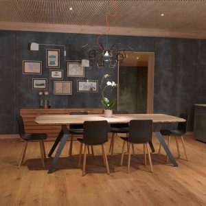 aménagement intérieur d'une maison bois familiale dans le forêt