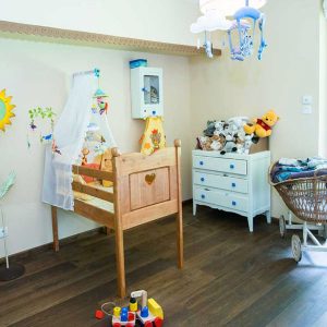 chambre bébé intérieur maison bois