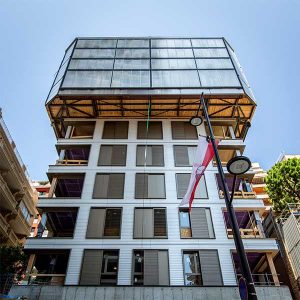 La tour bois Carmelha en cours de construction à Monaco avec le système Upbrella © tomatoki