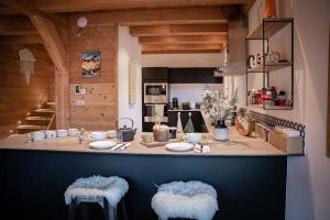 chalet bois - Serre Chevalier - Chalets Lombard Vasina - Jonathann Dupieux - Alpes photographies - cuisine